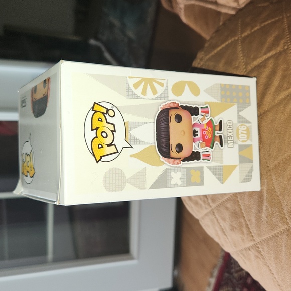 Disney "It’s A Small World - Mexico" Funko Pop! New in Box *Curled lid - Picture 4 of 5